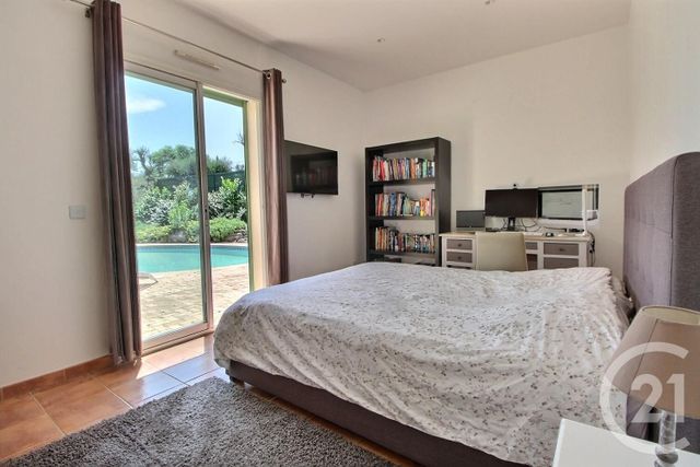 Afficher la photo en grand maison à vendre - 7 pièces - 201.78 m2 - ROQUEFORT LES PINS - 06 - PROVENCE-ALPES-COTE-D-AZUR - Century 21 Visa Immobilier