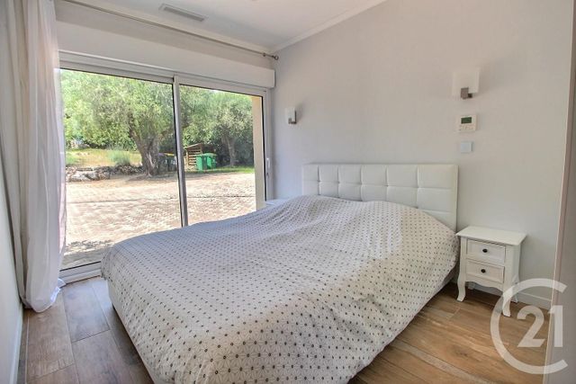 Afficher la photo en grand maison à vendre - 7 pièces - 201.78 m2 - ROQUEFORT LES PINS - 06 - PROVENCE-ALPES-COTE-D-AZUR - Century 21 Visa Immobilier