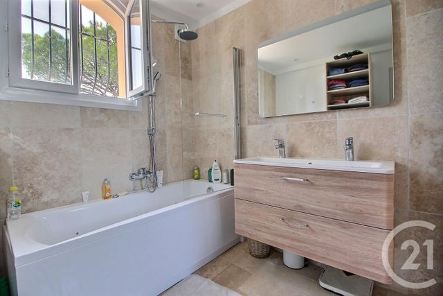 Afficher la photo en grand maison à vendre - 6 pièces - 183.67 m2 - LE ROURET - 06 - PROVENCE-ALPES-COTE-D-AZUR - Century 21 Visa Immobilier
