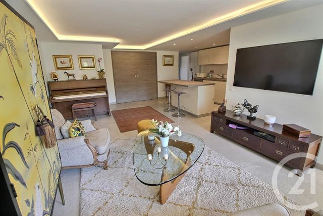 Afficher la photo en grand maison à vendre - 8 pièces - 250.0 m2 - LE ROURET - 06 - PROVENCE-ALPES-COTE-D-AZUR - Century 21 Visa Immobilier