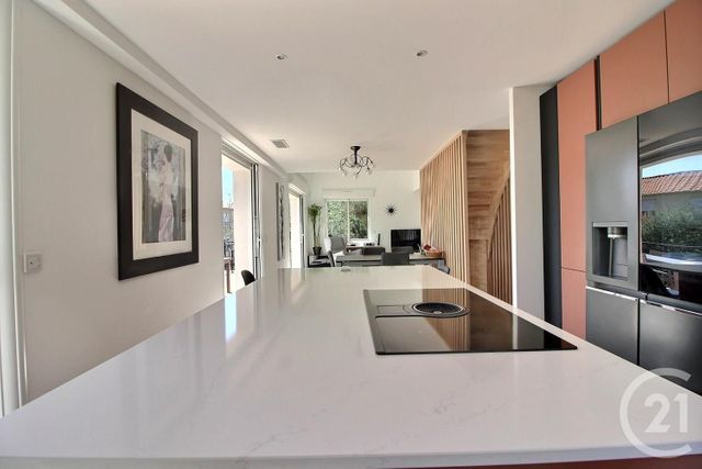 maison à vendre - 5 pièces - 138.0 m2 - CHATEAUNEUF GRASSE - 06 - PROVENCE-ALPES-COTE-D-AZUR - Century 21 Visa Immobilier