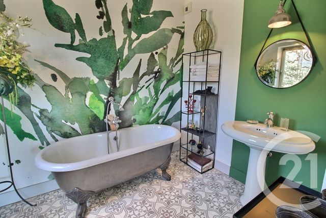 Afficher la photo en grand maison à vendre - 7 pièces - 190.0 m2 - TOURRETTES SUR LOUP - 06 - PROVENCE-ALPES-COTE-D-AZUR - Century 21 Visa Immobilier