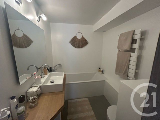 maison à vendre - 5 pièces - 152.15 m2 - VILLENEUVE LOUBET - 06 - PROVENCE-ALPES-COTE-D-AZUR - Century 21 Visa Immobilier