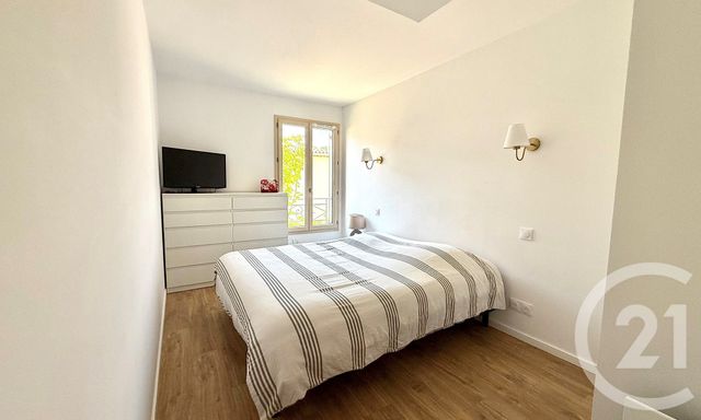 Appartement T4 à vendre - 4 pièces - 81.01 m2 - LE ROURET - 06 - PROVENCE-ALPES-COTE-D-AZUR - Century 21 Visa Immobilier