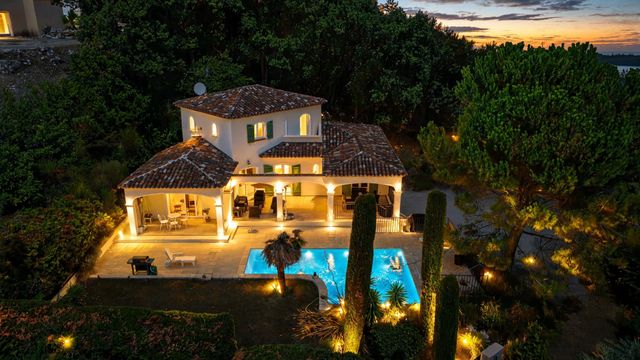 maison à vendre - 6 pièces - 155.68 m2 - ROQUEFORT LES PINS - 06 - PROVENCE-ALPES-COTE-D-AZUR - Century 21 Visa Immobilier