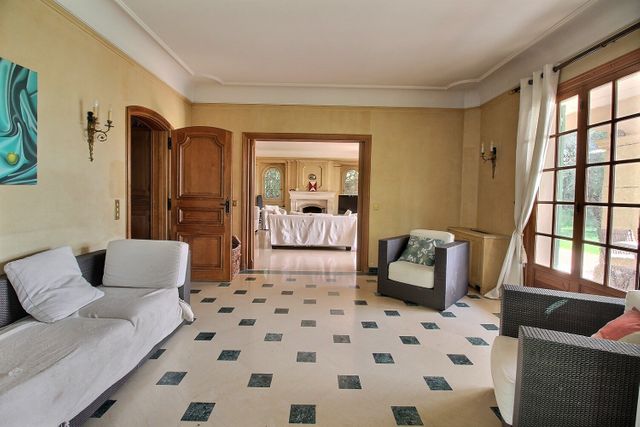 maison à vendre - 10 pièces - 339.24 m2 - ROQUEFORT LES PINS - 06 - PROVENCE-ALPES-COTE-D-AZUR - Century 21 Visa Immobilier