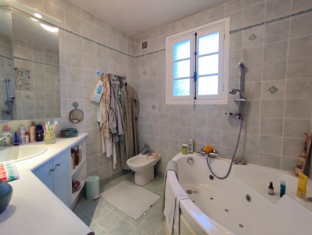 maison à vendre - 5 pièces - 153.0 m2 - CHATEAUNEUF GRASSE - 06 - PROVENCE-ALPES-COTE-D-AZUR - Century 21 Visa Immobilier